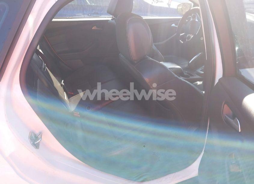 Photo 8 of 2013 Ford Focus SE (VIN 1FADP3K27DL235437)