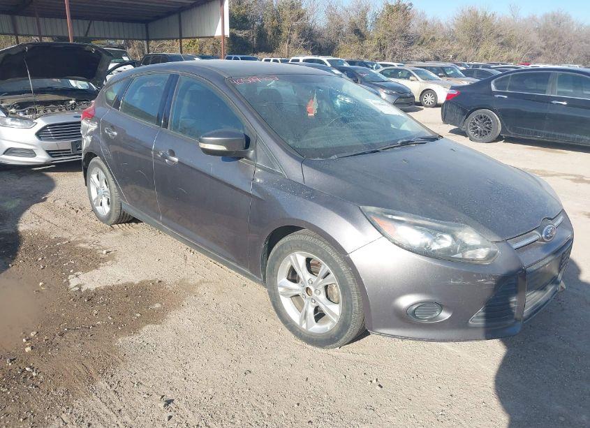 2013 Ford Focus SE (VIN 1FADP3K27DL237804) main photo