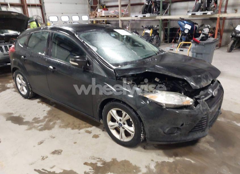 2013 Ford Focus SE (VIN 1FADP3K27DL333481) main photo