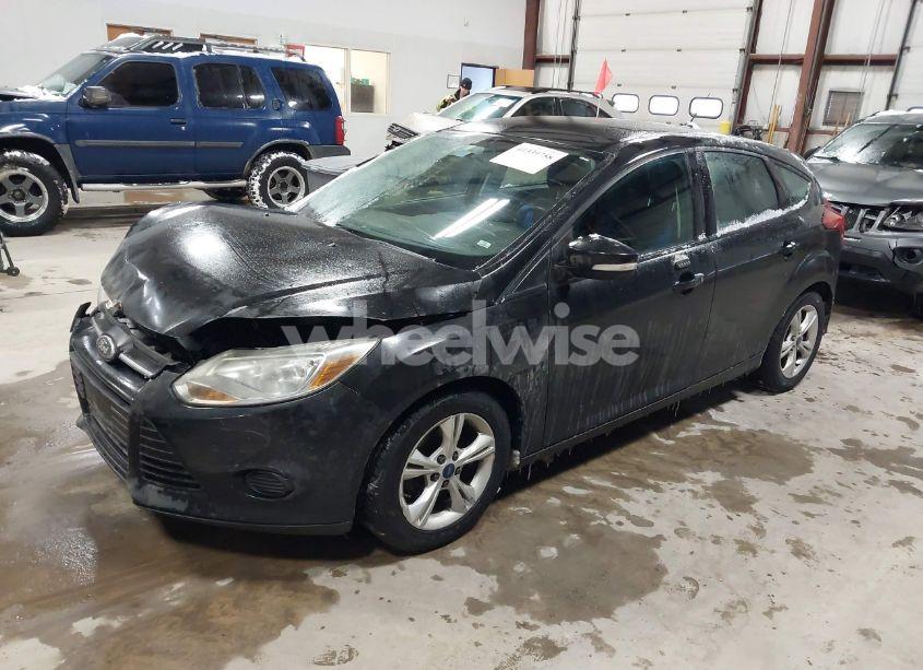 Photo 2 of 2013 Ford Focus SE (VIN 1FADP3K27DL333481)