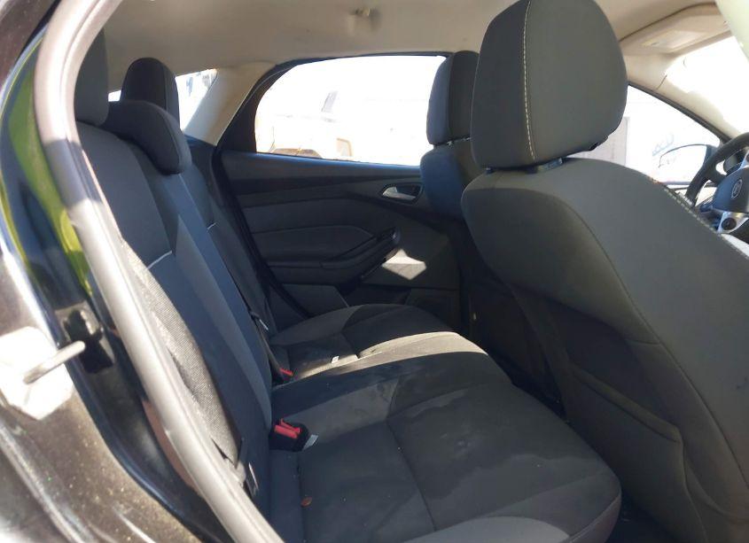 Photo 8 of 2013 Ford Focus SE (VIN 1FADP3K27DL362852)