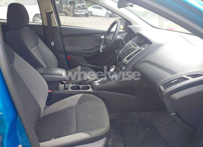 Photo 5 of 2013 Ford Focus SE (VIN 1FADP3K27DL367761)