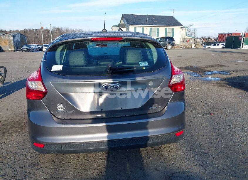 Photo 16 of 2013 Ford Focus SE (VIN 1FADP3K27DL383569)