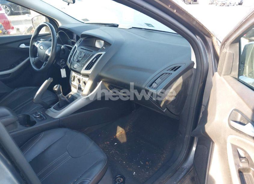 Photo 5 of 2013 Ford Focus SE (VIN 1FADP3K27DL383569)