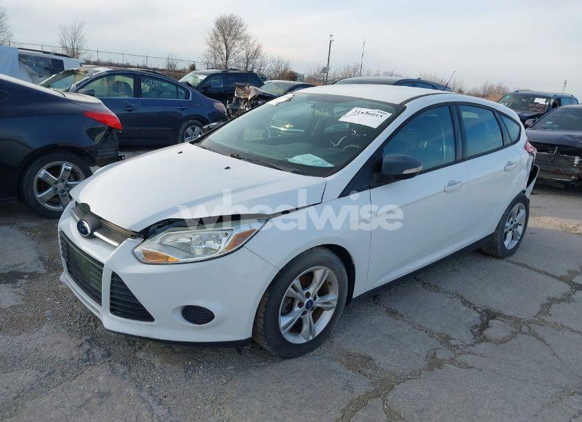 Photo 2 of 2014 Ford Focus SE (VIN 1FADP3K27EL105725)