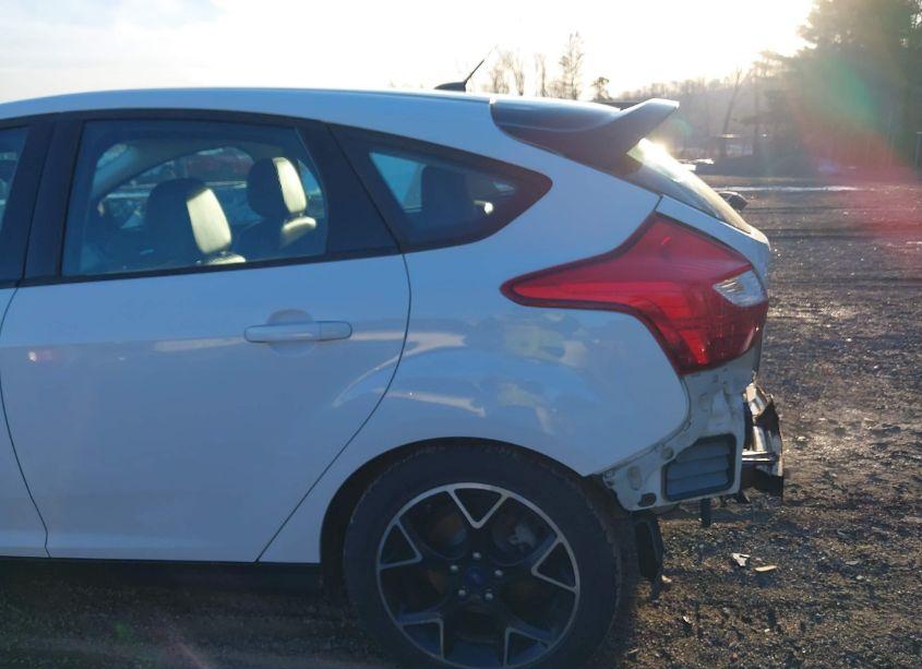 Photo 13 of 2014 Ford Focus SE (VIN 1FADP3K27EL106714)