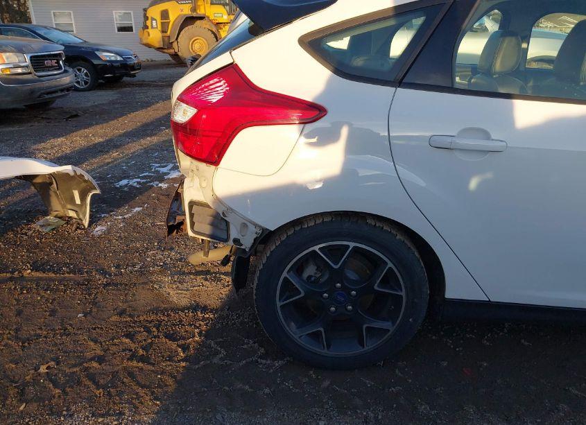 Photo 14 of 2014 Ford Focus SE (VIN 1FADP3K27EL106714)