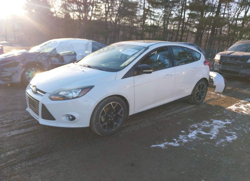 Photo 2 of 2014 Ford Focus SE (VIN 1FADP3K27EL106714)