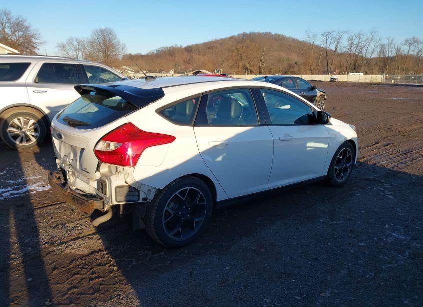 Photo 4 of 2014 Ford Focus SE (VIN 1FADP3K27EL106714)