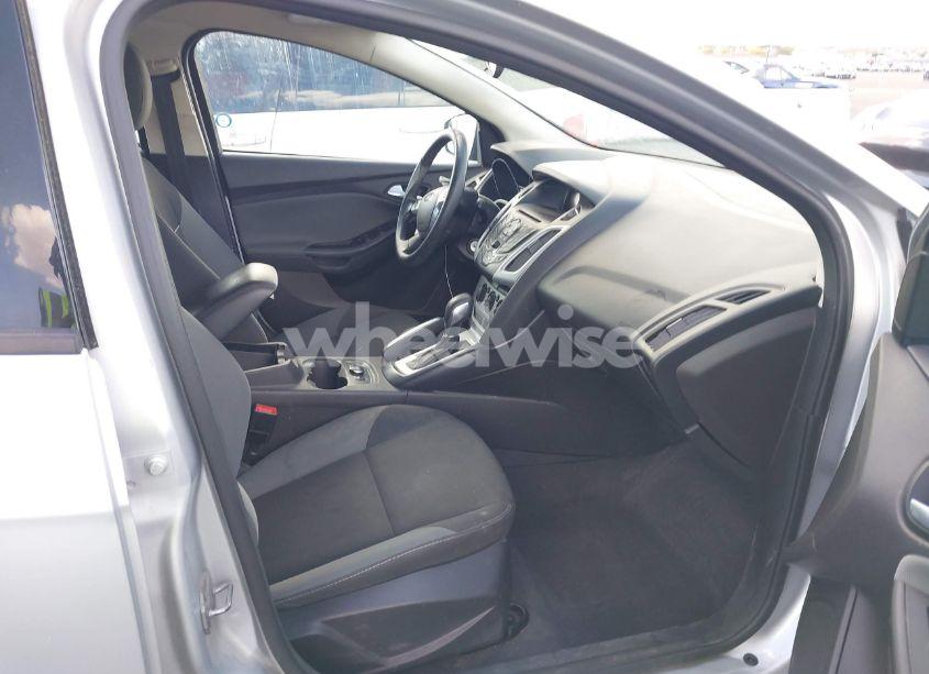 Photo 5 of 2014 Ford Focus SE (VIN 1FADP3K27EL113632)
