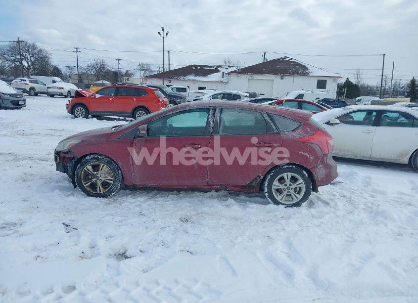 Photo 15 of 2014 Ford Focus SE (VIN 1FADP3K27EL181834)