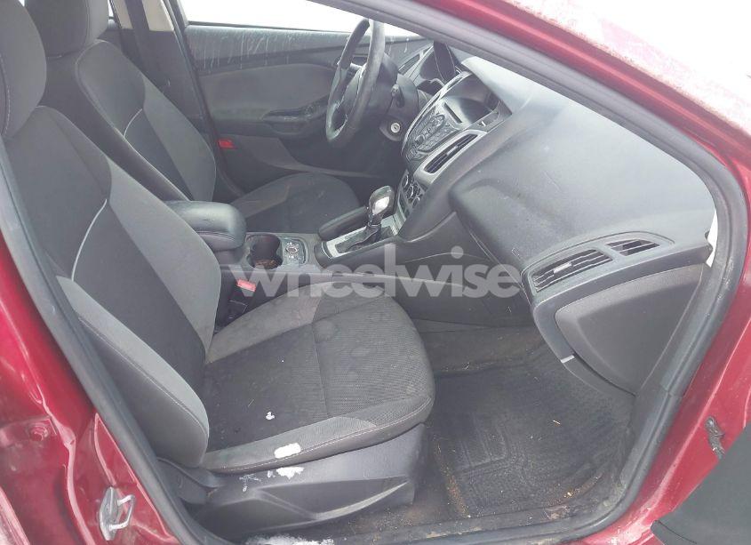 Photo 5 of 2014 Ford Focus SE (VIN 1FADP3K27EL181834)