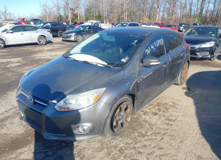 Photo 2 of 2014 Ford Focus SE (VIN 1FADP3K27EL188928)