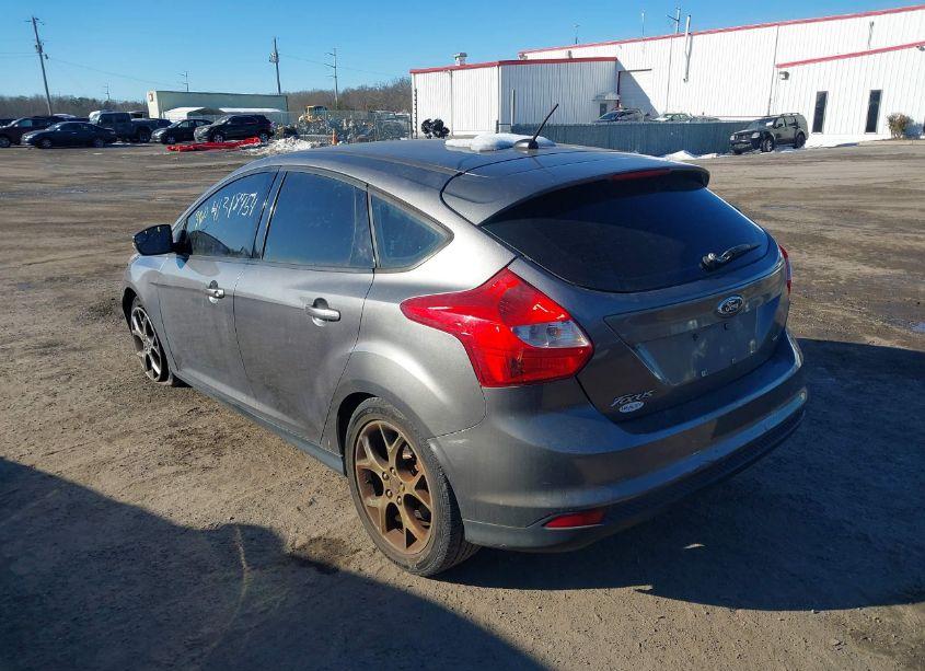 Photo 3 of 2014 Ford Focus SE (VIN 1FADP3K27EL188928)
