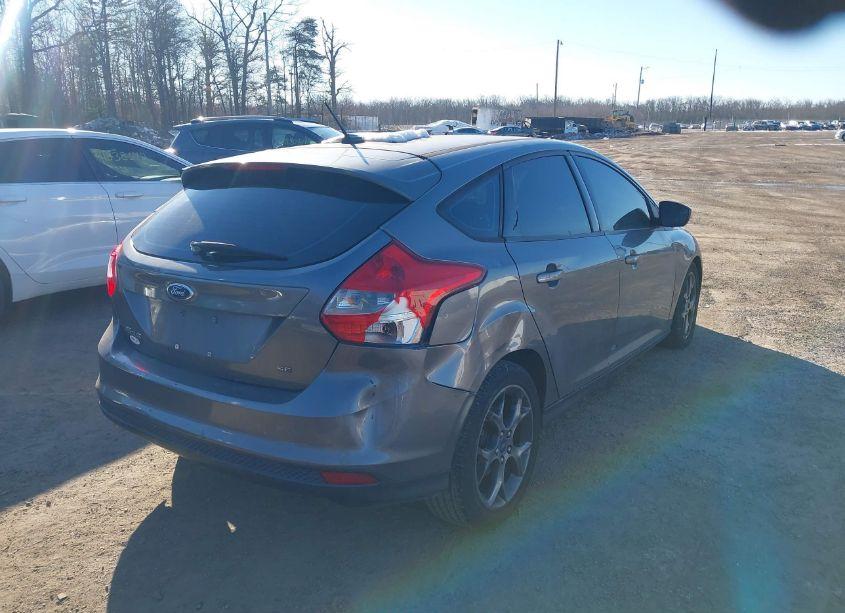 Photo 4 of 2014 Ford Focus SE (VIN 1FADP3K27EL188928)