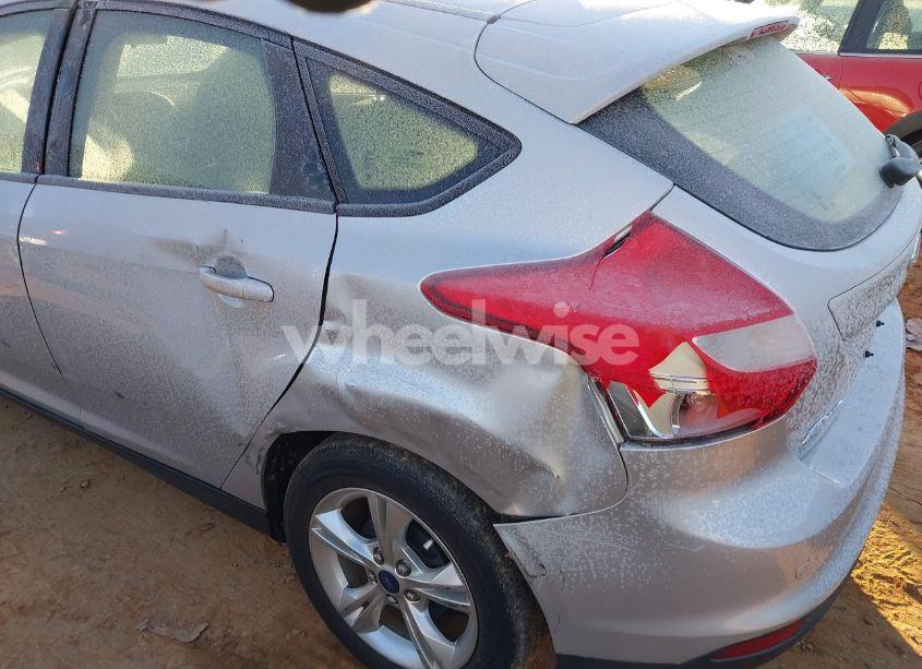 Photo 12 of 2014 Ford Focus SE (VIN 1FADP3K27EL203217)