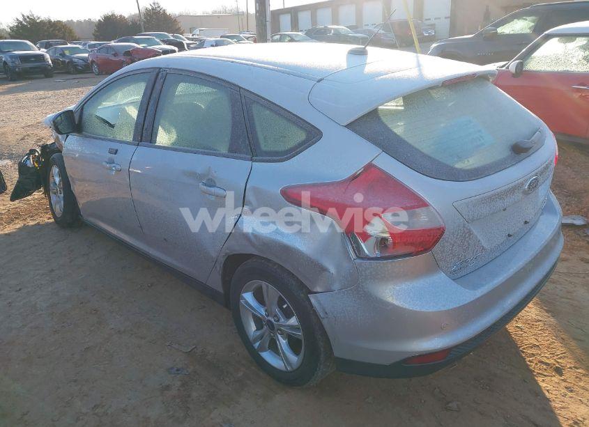Photo 3 of 2014 Ford Focus SE (VIN 1FADP3K27EL203217)
