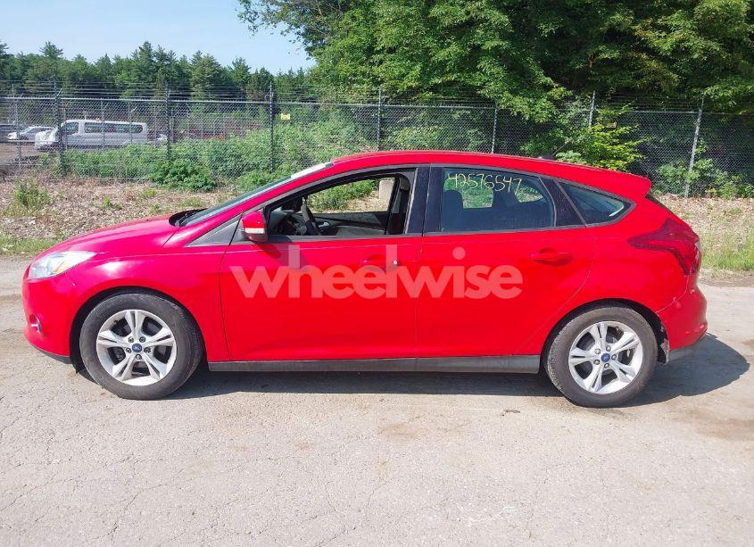 Photo 12 of 2014 Ford Focus SE (VIN 1FADP3K27EL225430)