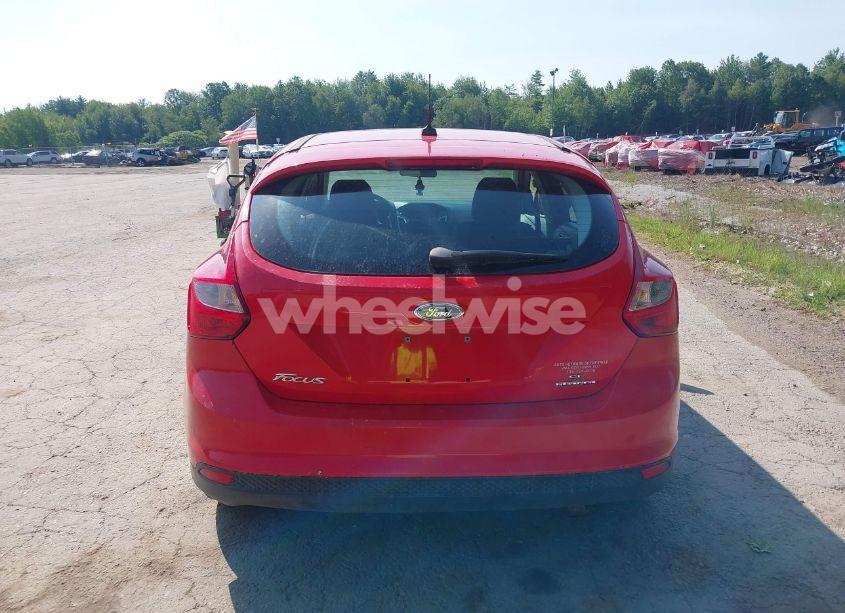 Photo 15 of 2014 Ford Focus SE (VIN 1FADP3K27EL225430)