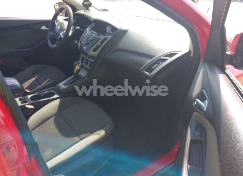 Photo 5 of 2014 Ford Focus SE (VIN 1FADP3K27EL225430)