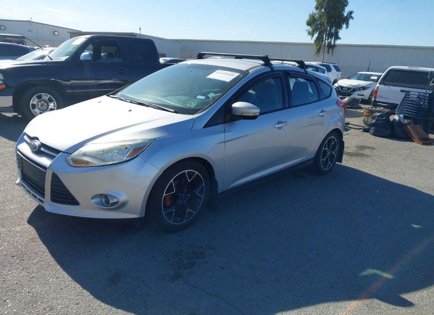 Photo 2 of 2014 Ford Focus SE (VIN 1FADP3K27EL263305)