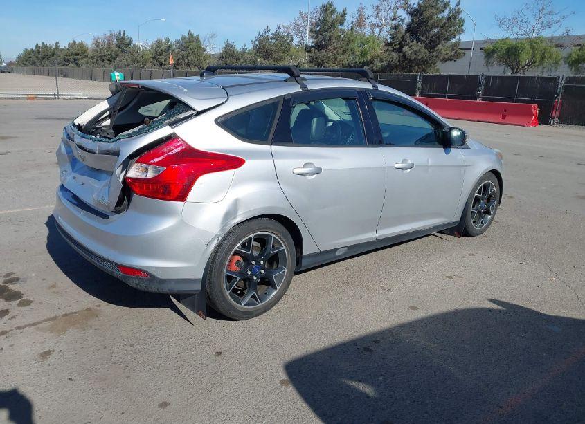 Photo 4 of 2014 Ford Focus SE (VIN 1FADP3K27EL263305)