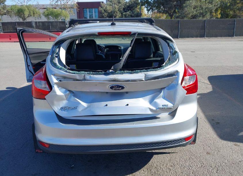 Photo 6 of 2014 Ford Focus SE (VIN 1FADP3K27EL263305)