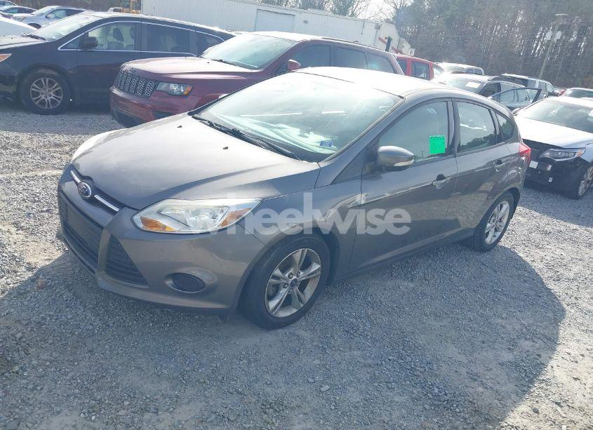 Photo 2 of 2014 Ford Focus SE (VIN 1FADP3K27EL291637)
