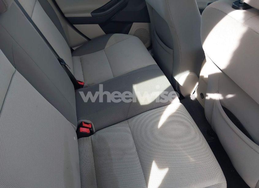 Photo 8 of 2014 Ford Focus SE (VIN 1FADP3K27EL291637)