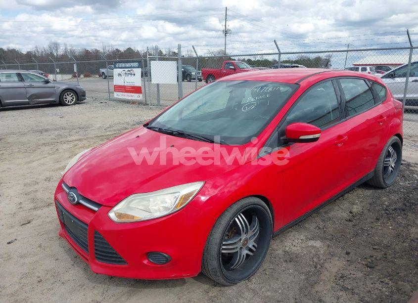 Photo 15 of 2014 Ford Focus SE (VIN 1FADP3K27EL302765)