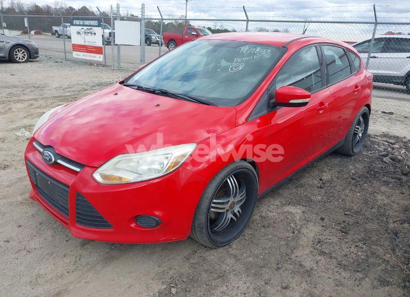 Photo 2 of 2014 Ford Focus SE (VIN 1FADP3K27EL302765)