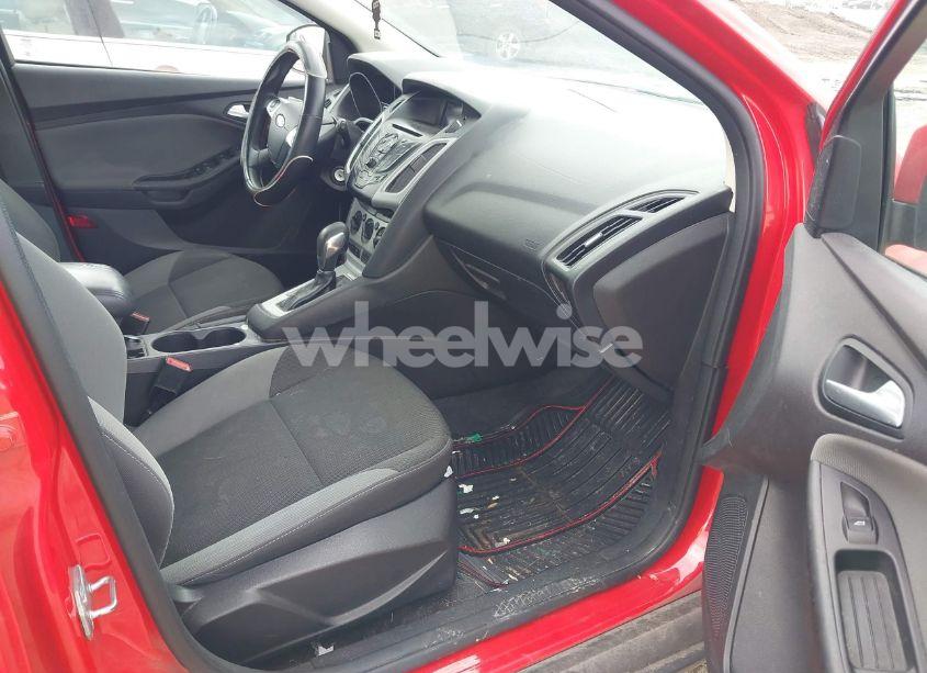 Photo 5 of 2014 Ford Focus SE (VIN 1FADP3K27EL302765)