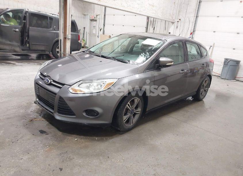 Photo 2 of 2014 Ford Focus SE (VIN 1FADP3K27EL312518)