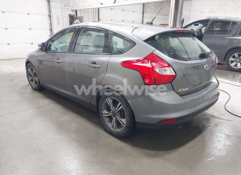 Photo 3 of 2014 Ford Focus SE (VIN 1FADP3K27EL312518)