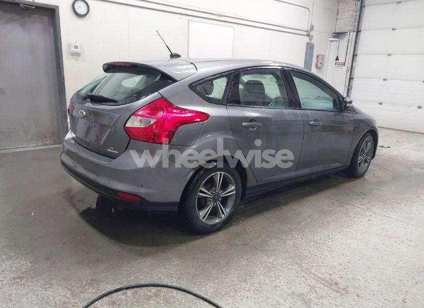 Photo 4 of 2014 Ford Focus SE (VIN 1FADP3K27EL312518)
