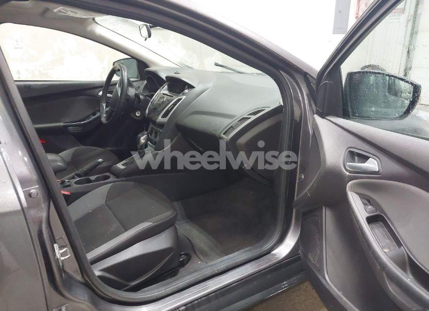 Photo 5 of 2014 Ford Focus SE (VIN 1FADP3K27EL312518)