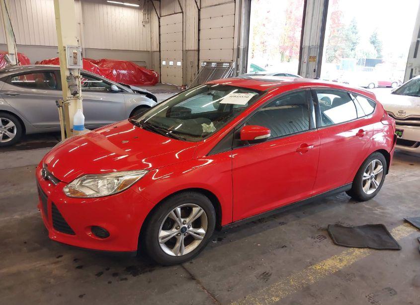 Photo 2 of 2014 Ford Focus SE (VIN 1FADP3K27EL317573)