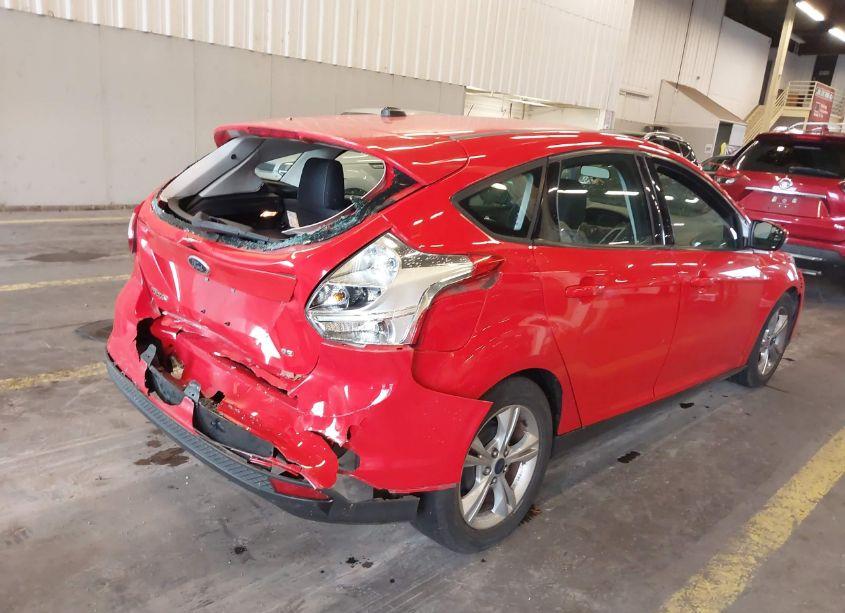 Photo 4 of 2014 Ford Focus SE (VIN 1FADP3K27EL317573)