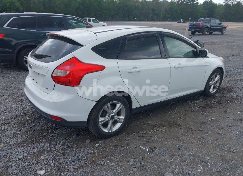 Photo 4 of 2014 Ford Focus SE (VIN 1FADP3K27EL323874)