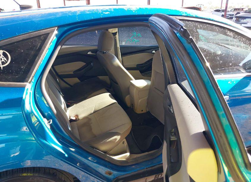 Photo 8 of 2014 Ford Focus SE (VIN 1FADP3K27EL355563)