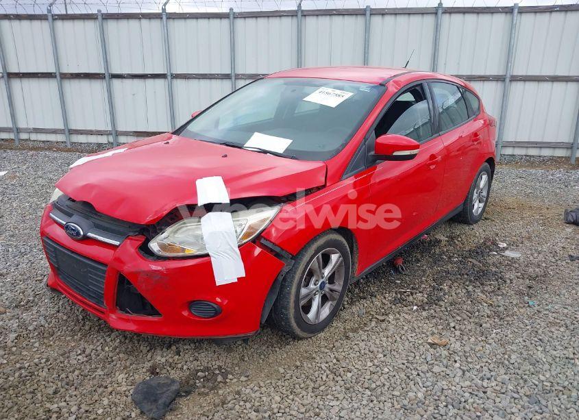 Photo 2 of 2014 Ford Focus SE (VIN 1FADP3K27EL378518)