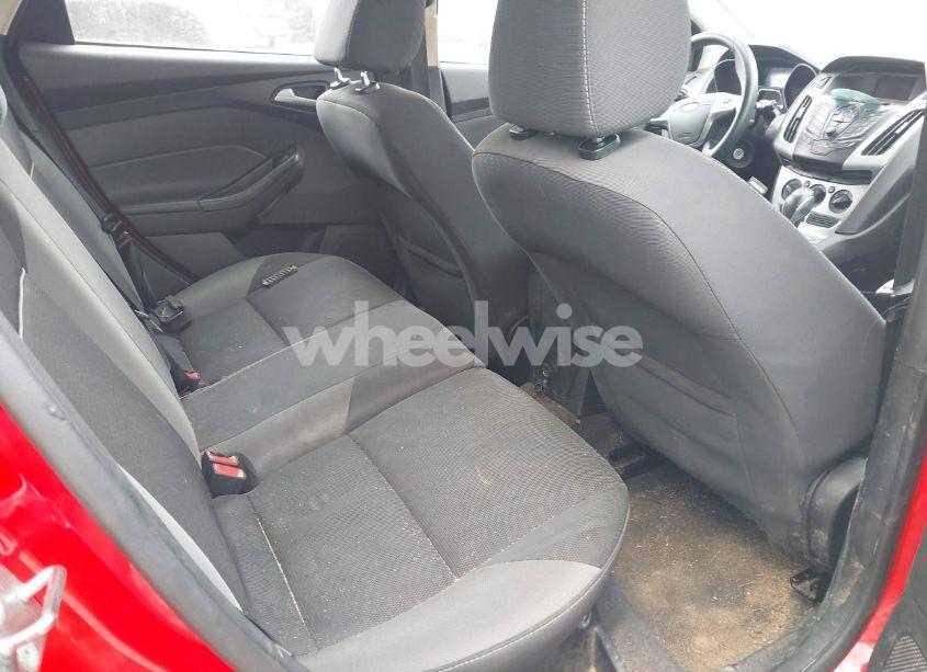Photo 8 of 2014 Ford Focus SE (VIN 1FADP3K27EL378518)