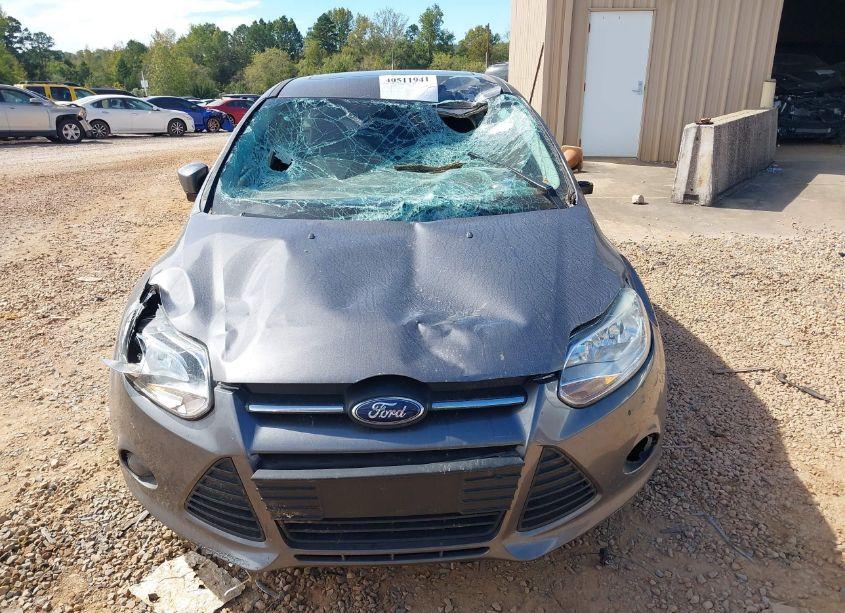 Photo 12 of 2014 Ford Focus SE (VIN 1FADP3K27EL387199)