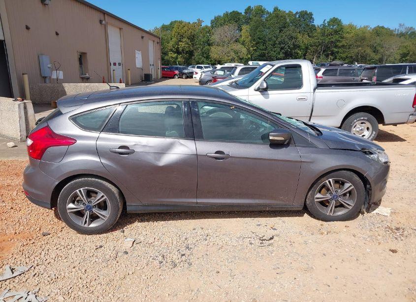 Photo 13 of 2014 Ford Focus SE (VIN 1FADP3K27EL387199)