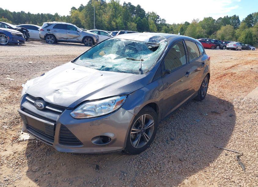 Photo 2 of 2014 Ford Focus SE (VIN 1FADP3K27EL387199)