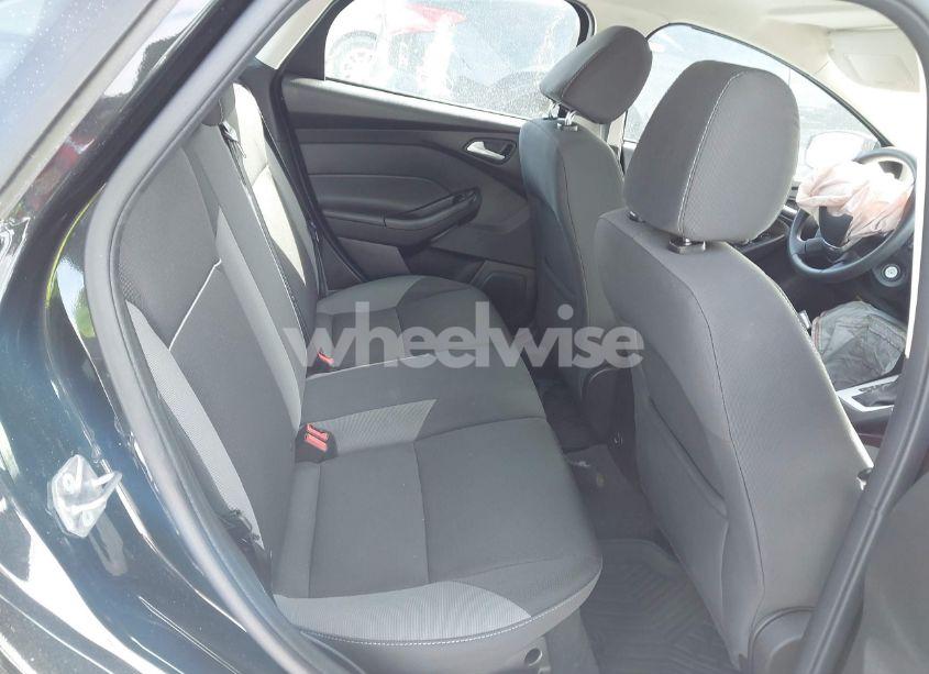 Photo 8 of 2014 Ford Focus SE (VIN 1FADP3K27EL401702)