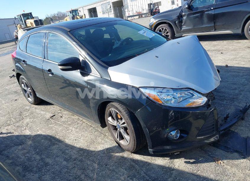 2014 Ford Focus SE (VIN 1FADP3K27EL416670) main photo