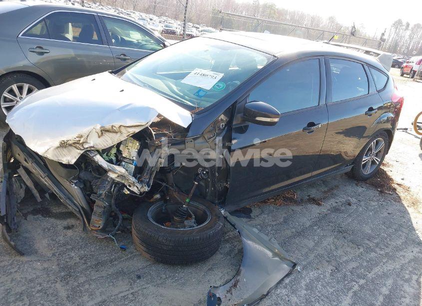 Photo 2 of 2014 Ford Focus SE (VIN 1FADP3K27EL416670)