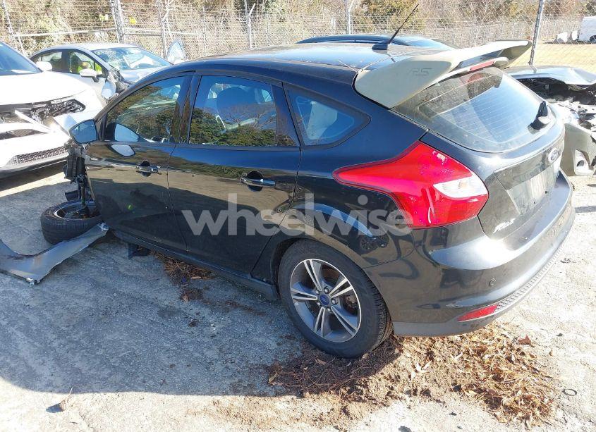 Photo 3 of 2014 Ford Focus SE (VIN 1FADP3K27EL416670)