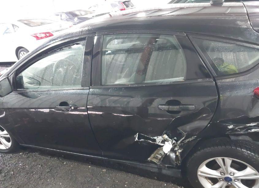 Photo 14 of 2014 Ford Focus SE (VIN 1FADP3K27EL458448)